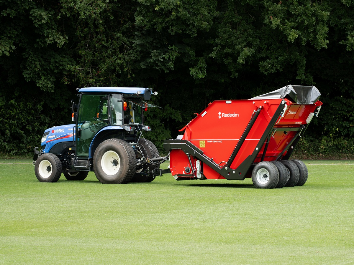 Redexim Launches the Turf-Tidy 5000 Redexim Launches the Turf-Tidy 5000